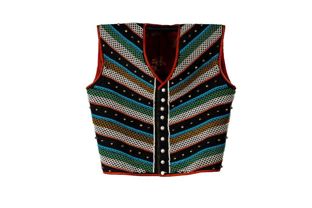 Plains Beaded Trade Cloth Vest (1 of 4)