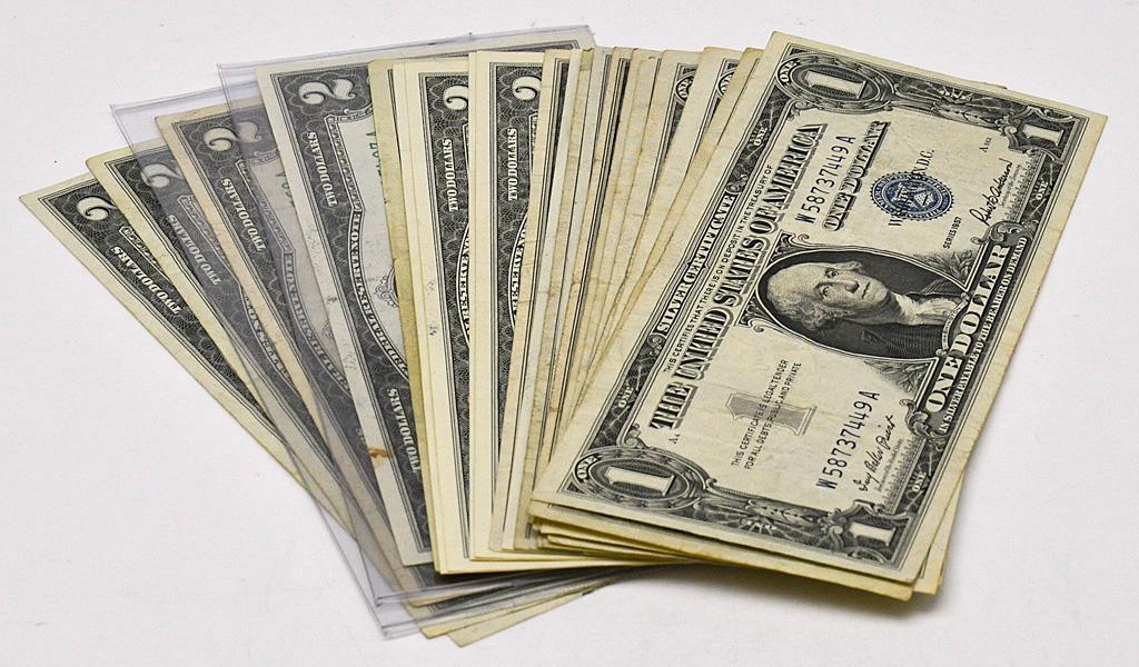 A Group of Early United States Paper Currency (1 of 4)