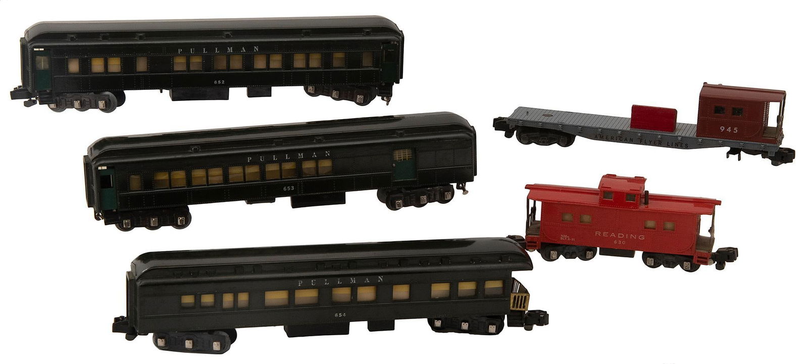 A Group of 5 American Flyers Toy Trains (1 of 5)