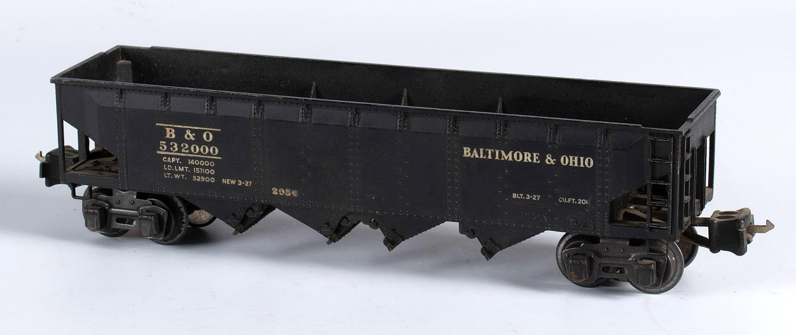 Lionel Pre War Semi-Scale Hopper Train: A Lionel Baltimore & Ohio semi-scale Hopper Train Number 2956. Overall good condition.