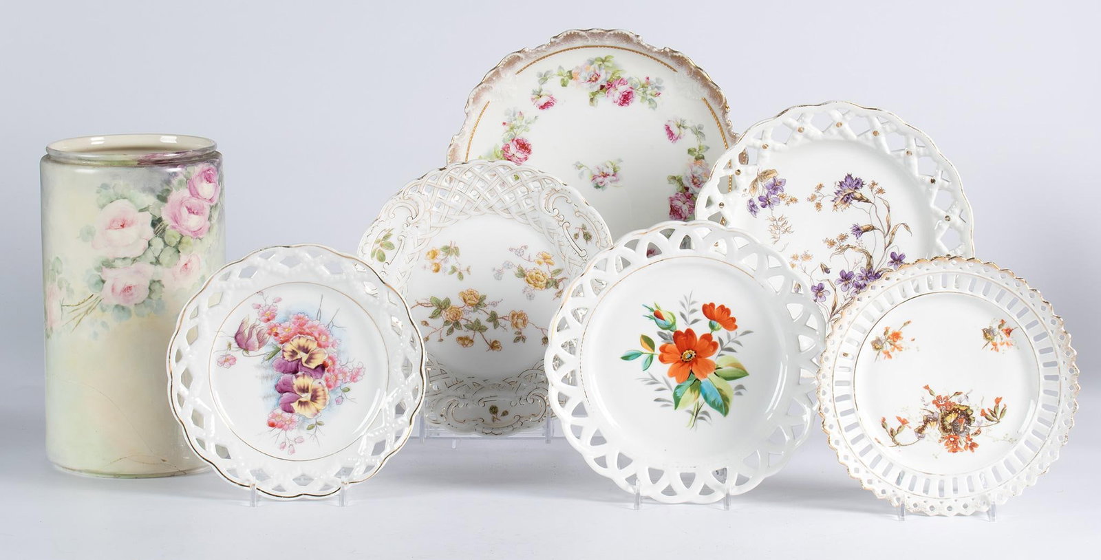 A Group of Continental Porcelain Plates Plus Pot (1 of 4)