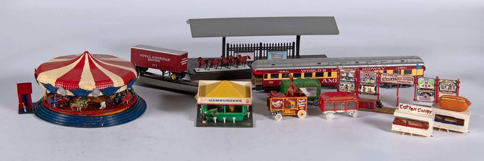 Large Lot of Con-Cor Royal American Circus Train Set (1 of 2)