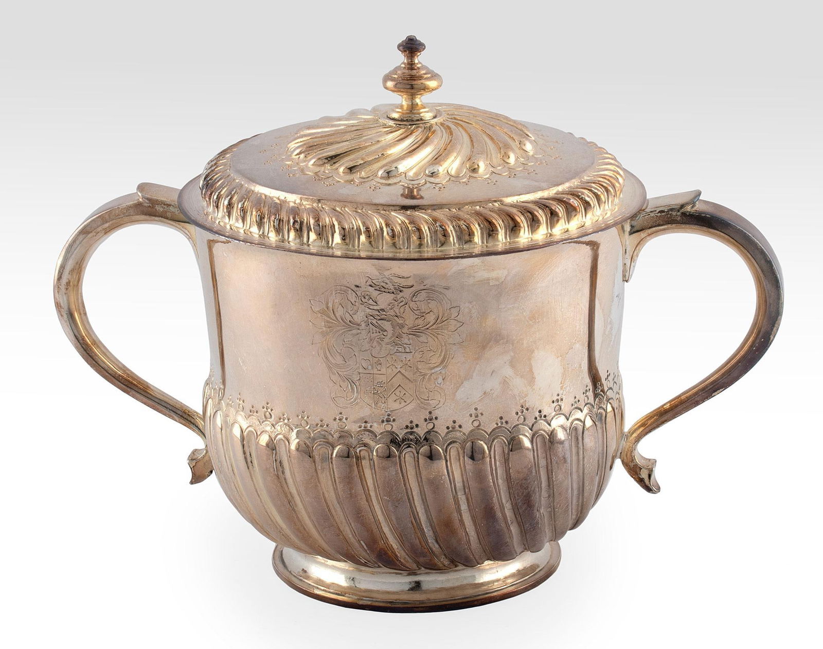 A Very Fine William and Mary Silver Porringer by Ralph Leeke of London 1692 (1 of 4)