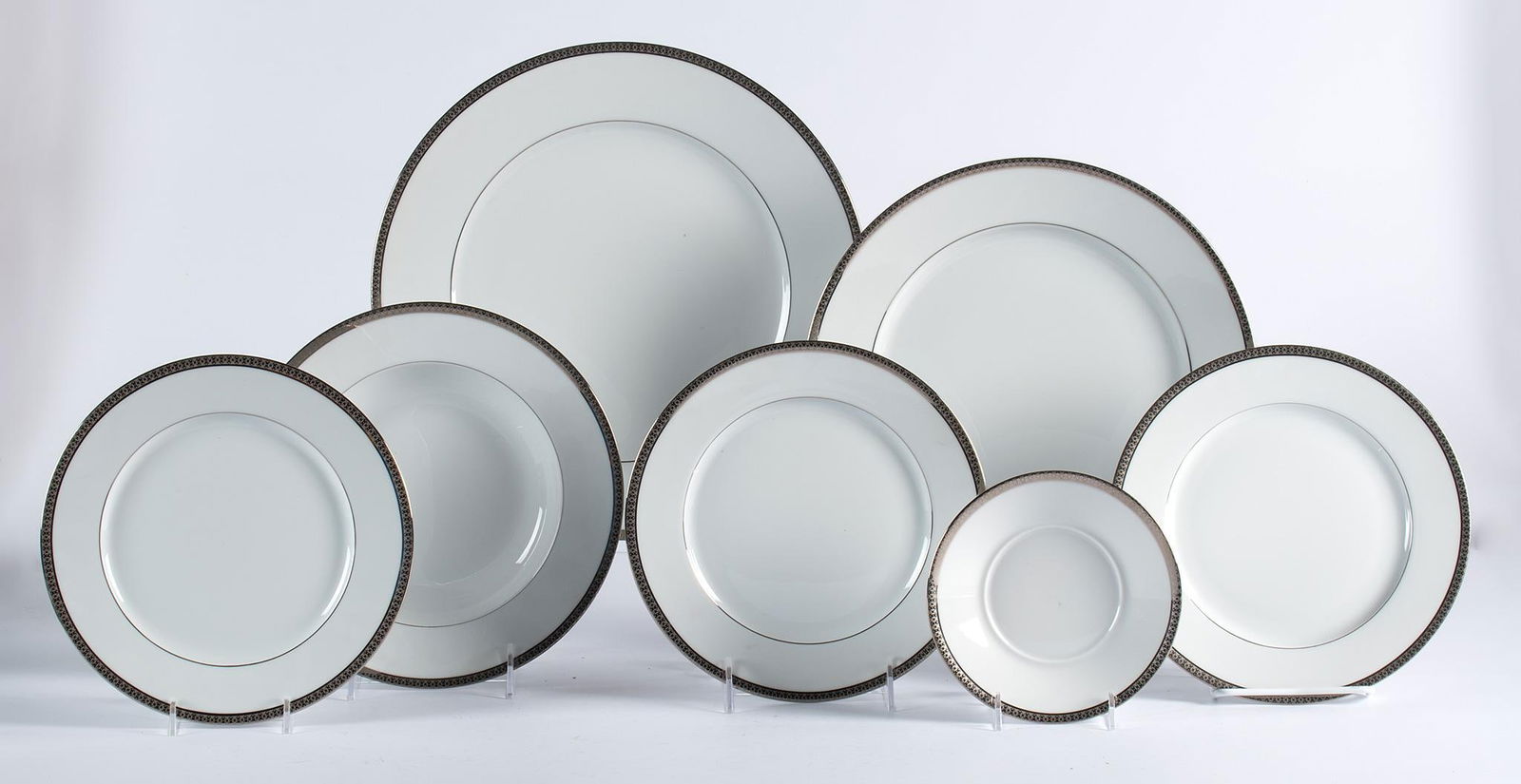 A Group of Fine Haviland Limoges Chinaware (1 of 3)