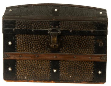 Early 20th Century Doll Chest