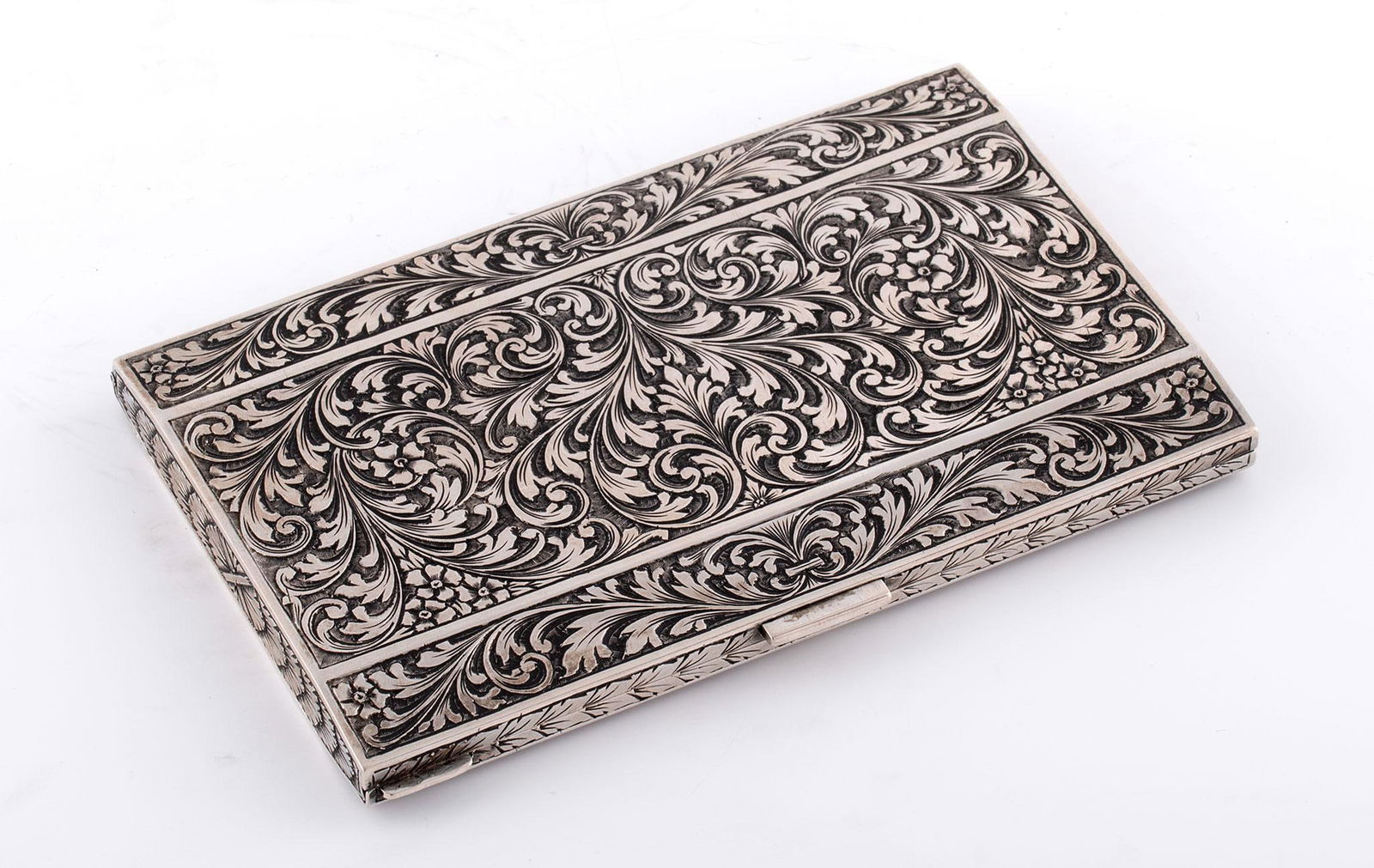 Acanthus Leaf Decorated 800 Silver Cigarette Case (1 of 2)