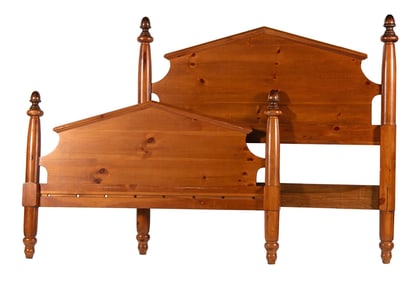 Romweber Early American Style Bedroom Suite