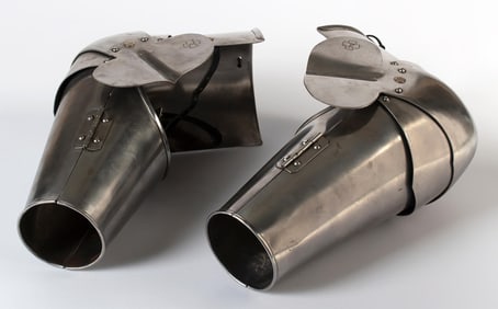 Excellent Modern Production of a Pair of 16th Century Vambrace, Rerebrace and Couter