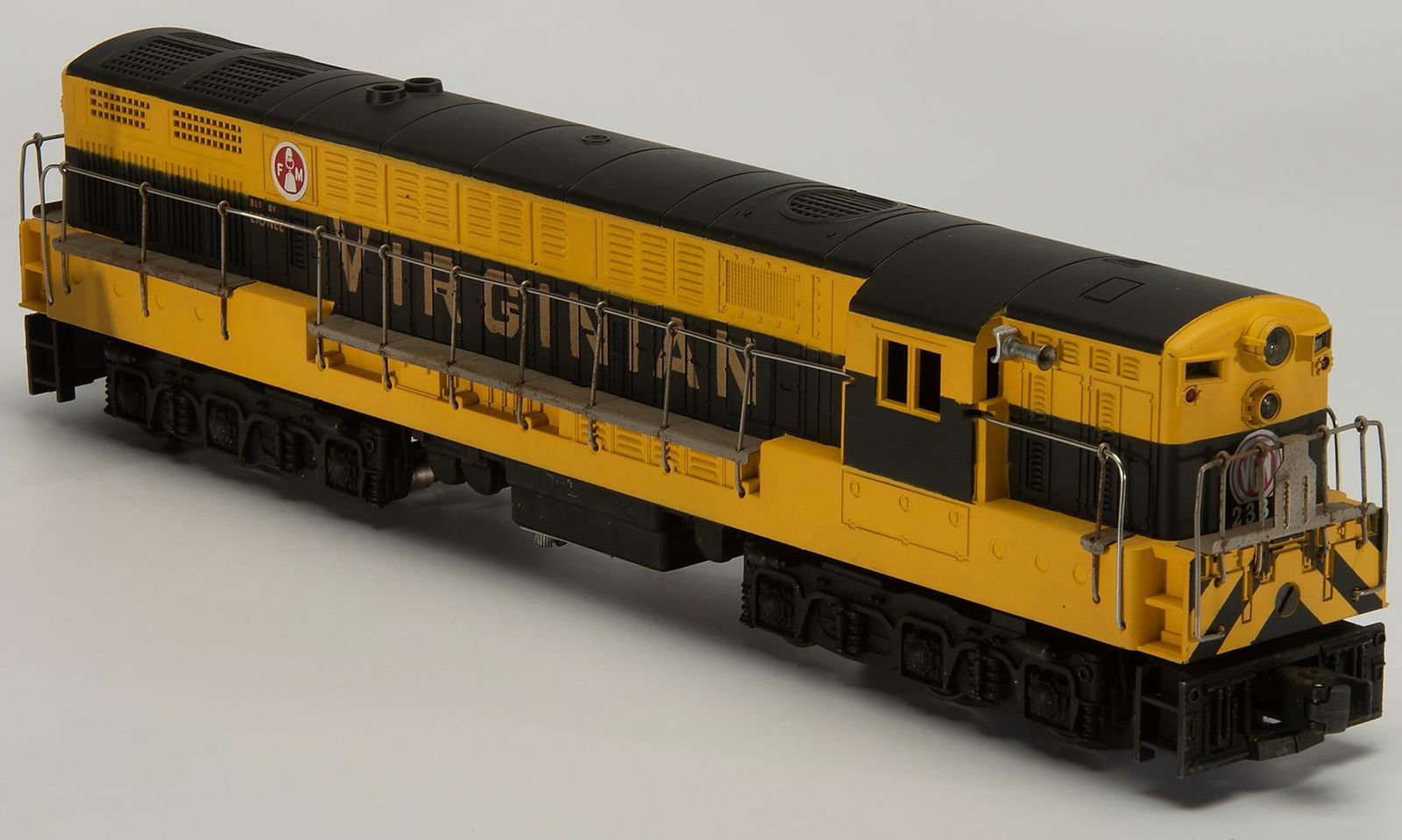 Postwar Lionel O Gauge 2331 Virginian Fairbanks-Morse Train Master Diesel Locomotive, Black & (1 of 3)