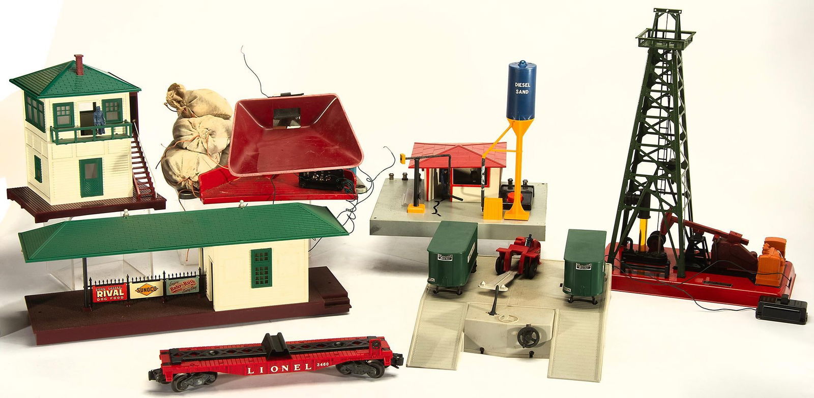 Various Lionel Train Stations and Loaders (1 of 2)