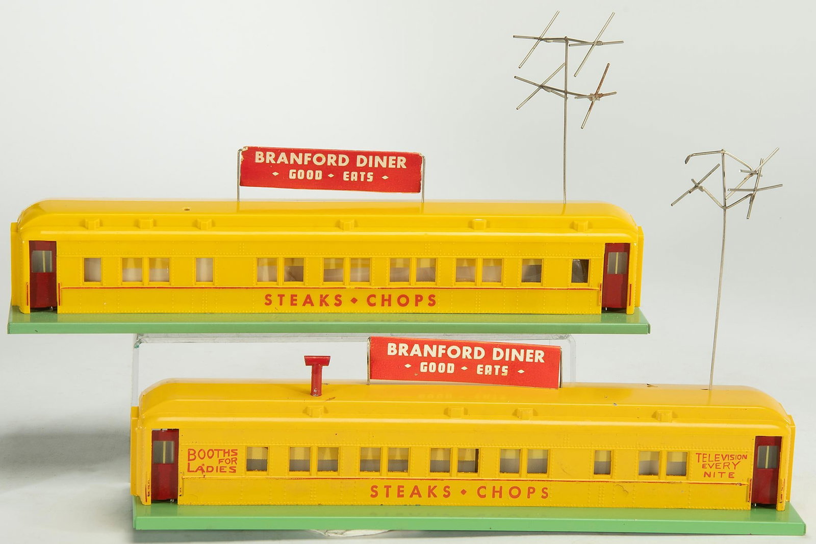 American Flyer No. 767 Roadside Diner: Lot includes 2 #767 Roadside Diners in original boxes. Overall good condition.