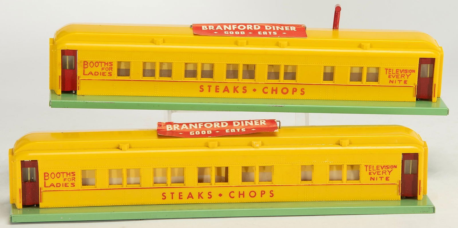 American Flyer Roadside Diner No. 767: Lot includes 2 #767 Roadside Diners in original boxes. Overall good condition.