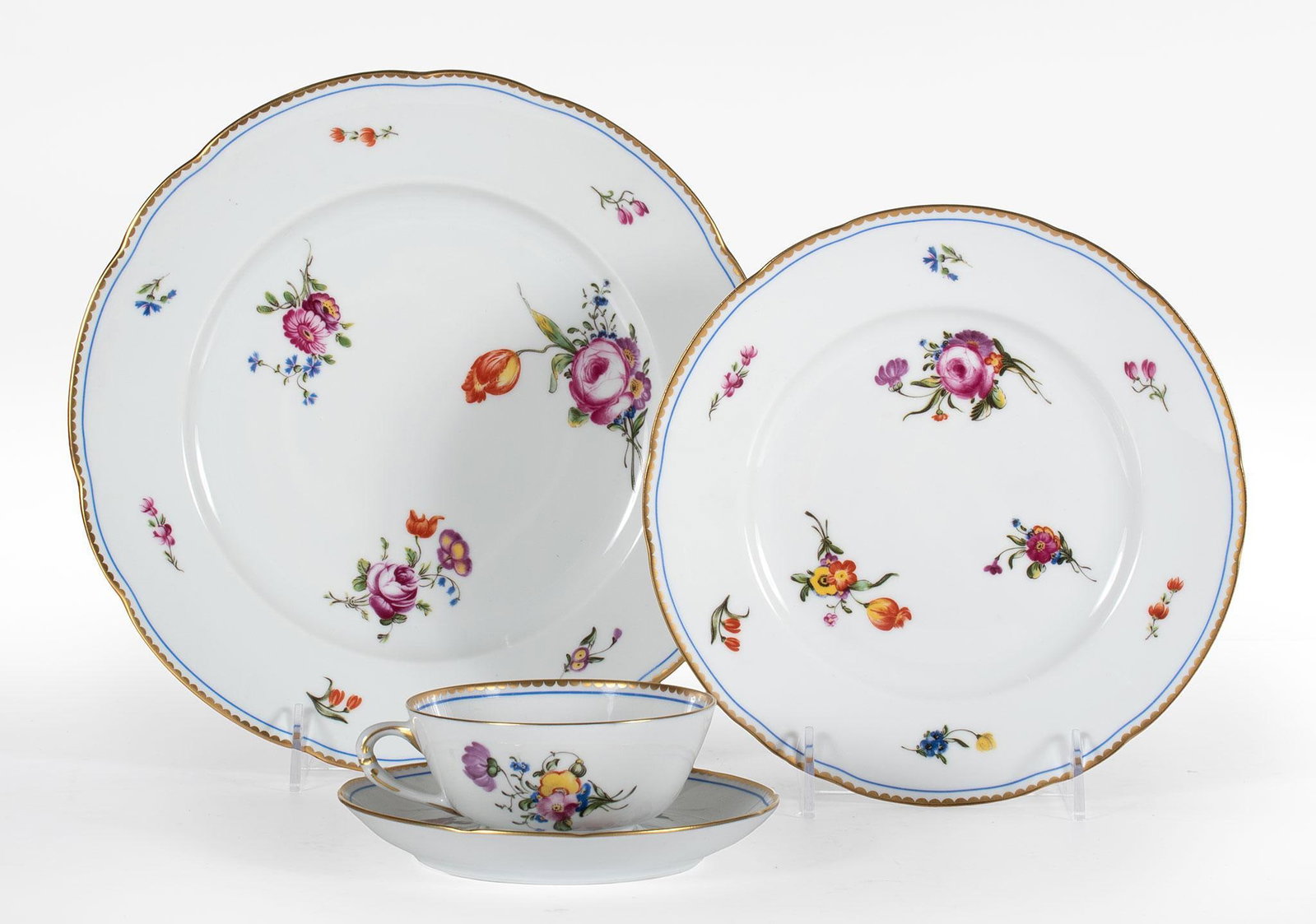 Anceinne Manufacture Royale Limoges Decor a la Reine Porcelains: Lot includes replacement pieces for the Anceinne Manufacture Royale Limoges de France "Decor a la Reine" pattern with iron red CD makers mark, salad plate, dessert, and teacup & saucer; largest di