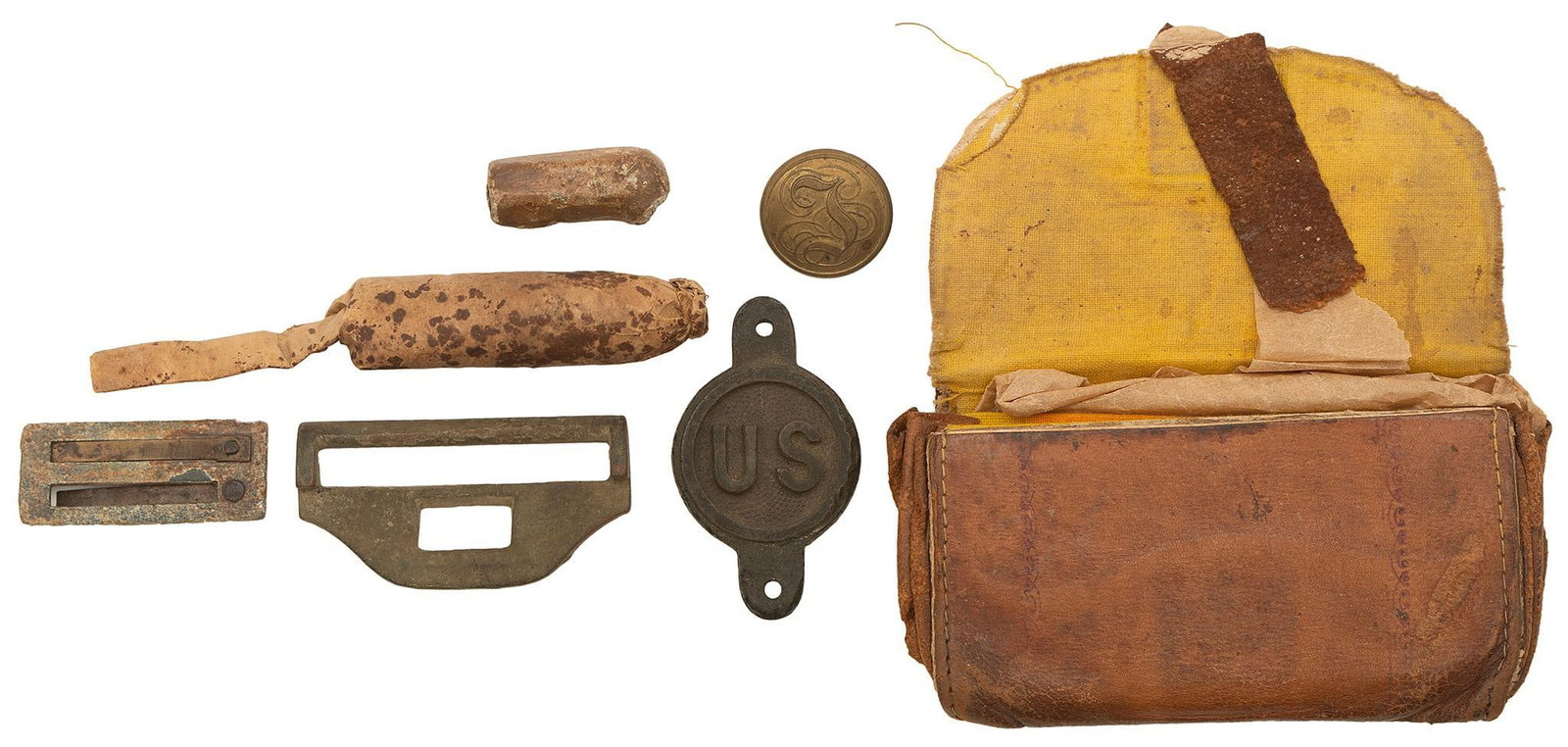 Gettysburg Battlefield Relics and Articles: Lot includes several articles discovered on the Gettysburg battlefield. All housed in a nice display box. Includes relic bullet, button, belt accessories and a cartridge pouch.