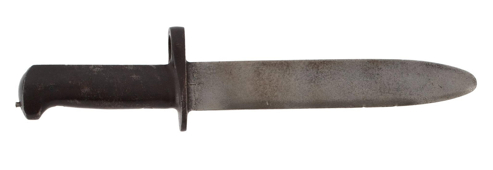 Rare Remington Boy Scout Bayonet: 6.75" single-edged spear-point blade. Cast-steel handle and guard with mortise slot and muzzle ring on the right side. The handle is smooth metal with a brown patina. The blade is mostly gray, with