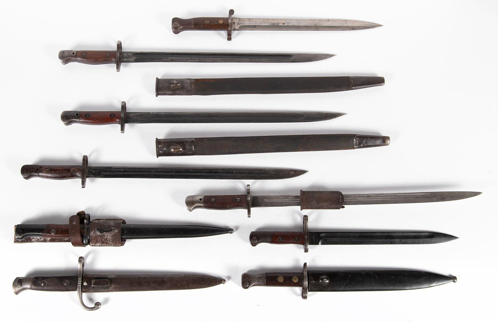 Grouping of WWI & WWII Bayonets (1 of 3)