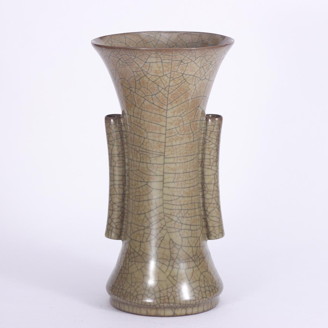 A Chinese Ge-ware Crackle Beaker Vase Gu Ming Dyn. (1 of 6)