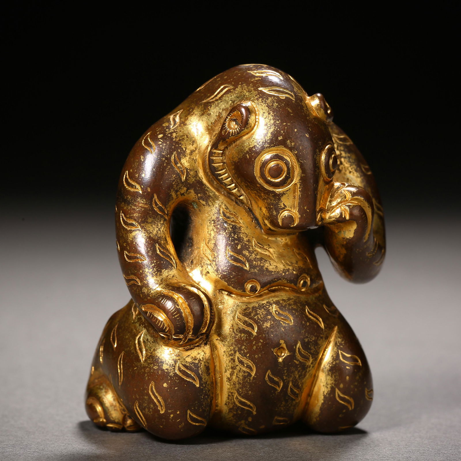 A Chinese Bronze Gilt Bear (1 of 7)