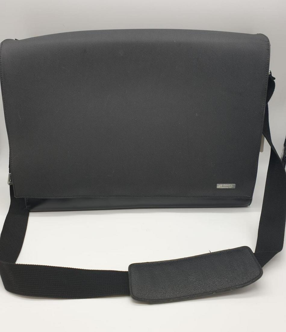 Lacoste LAPTOP BAG with shoulder strap/ 39 x 30 cm.: Lacoste LAPTOP BAG with shoulder strap/ 39 x 30 cm.A/F