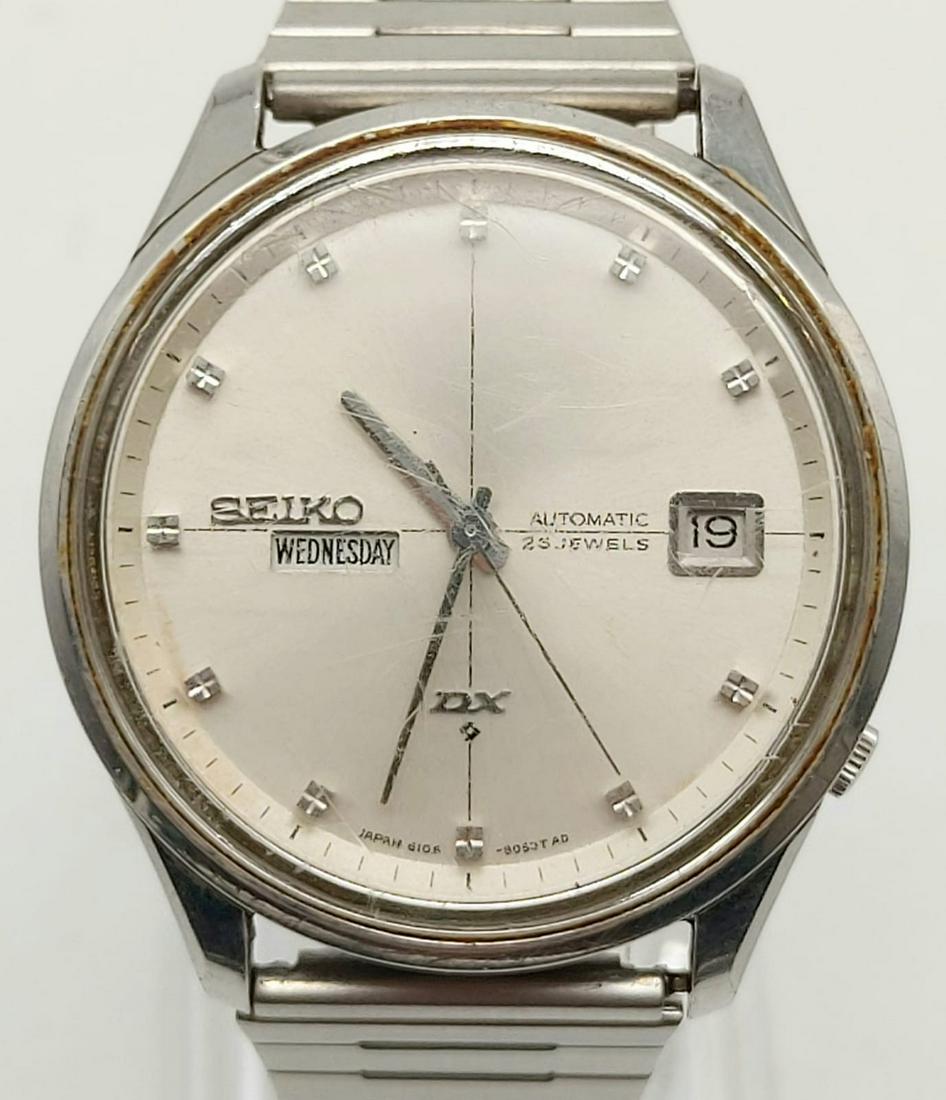A Vintage Seiko Dx 6106 8040 Gents Watch. Day date