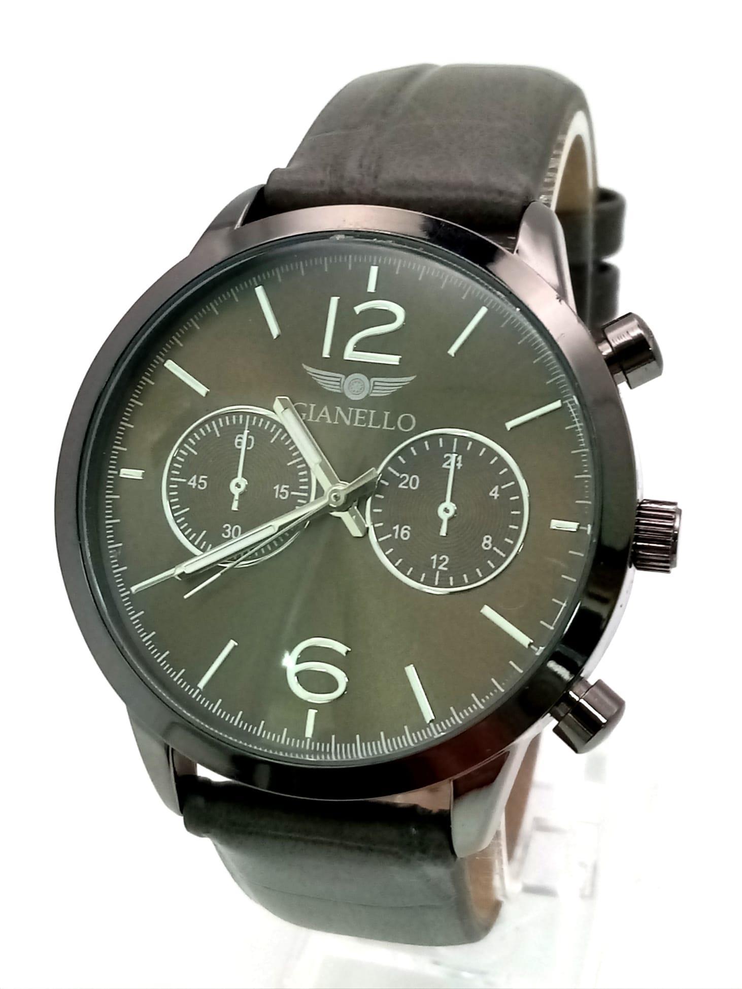A Gianello Italian Design Gents Chronograph Watch. Grey Leather