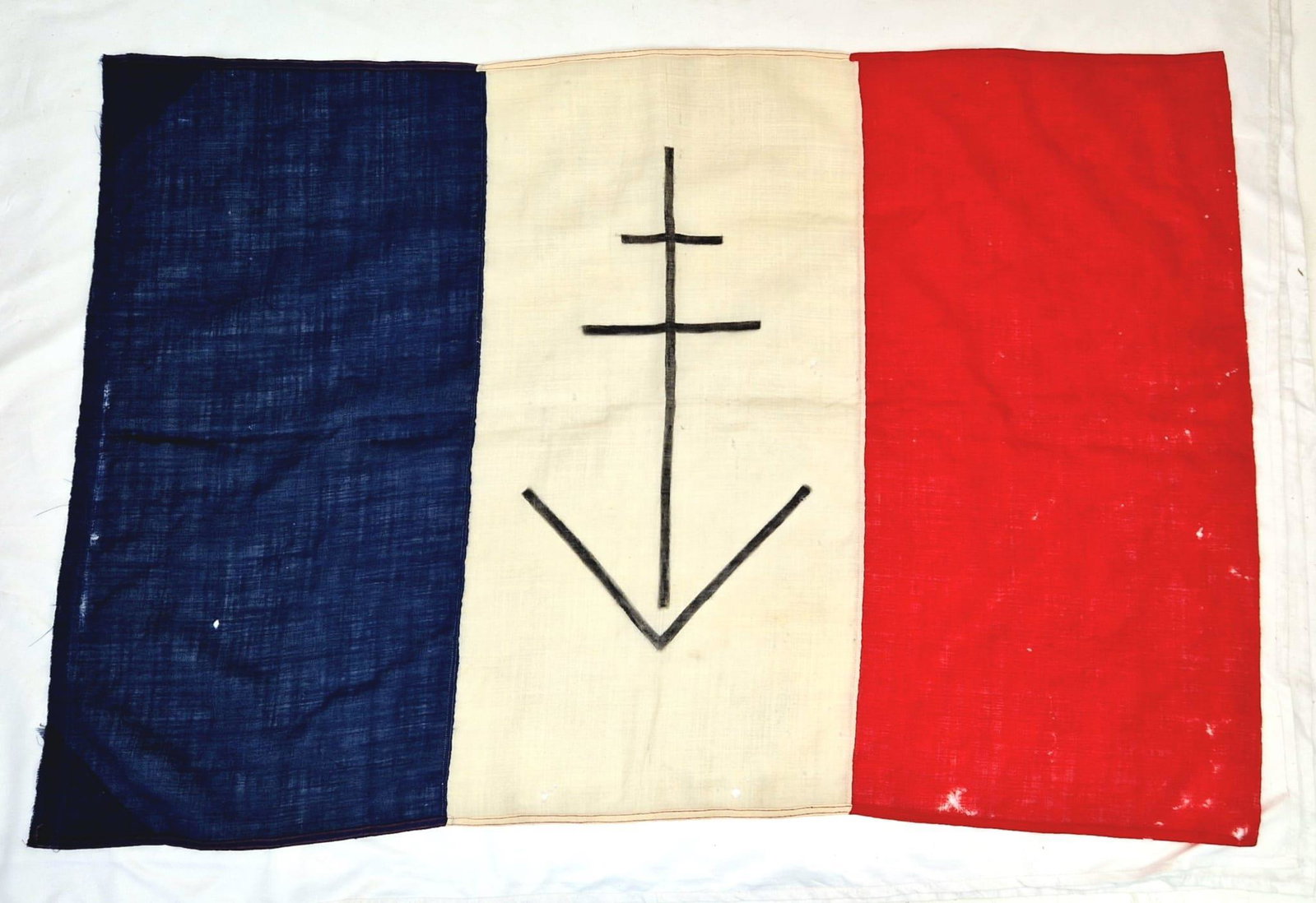 WW2 French Resistance Flag. 125 cm x 85 cm.: WW2 French Resistance Flag. 125 cm x 85 cm.