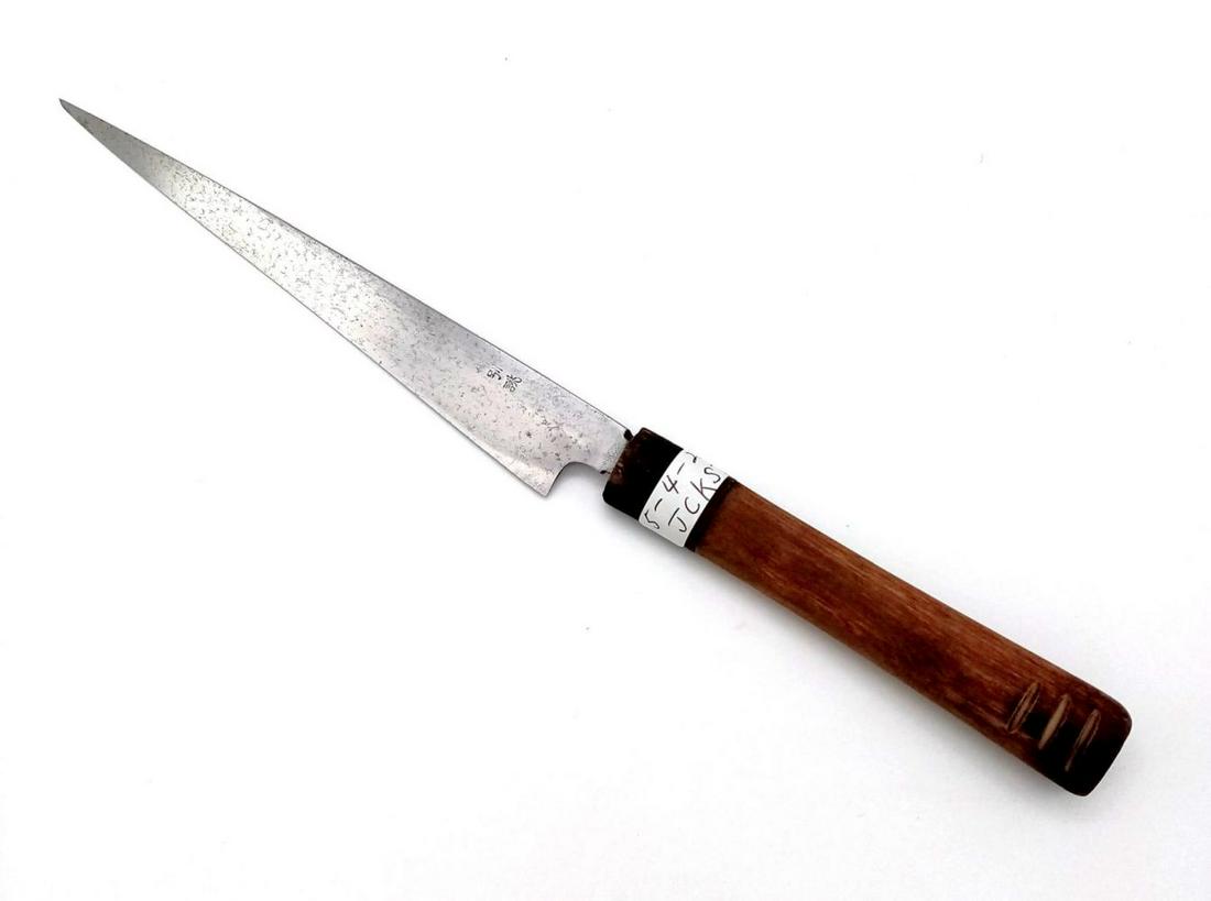 A JAPANESE CHEFS KNIFE WITH A WORKING RAZOR SHARP BLADE 0F 18cms THOUGHT TO BE ONCE OWNED AND USED: A JAPANESE CHEFS KNIFE WITH A WORKING RAZOR SHARP BLADE 0F 18cms THOUGHT TO BE ONCE OWNED AND USED BY YUKI ONISHI A TOP JAPANESE CHEF.