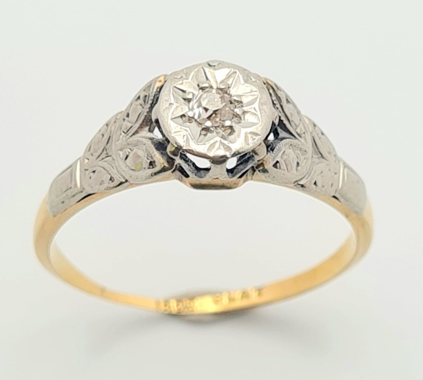 A Vintage 18K Yellow Gold Solitaire Diamond Ring. Size N. 2.59g total weight.: A Vintage 18K Yellow Gold Solitaire Diamond Ring. Size N. 2.59g total weight.