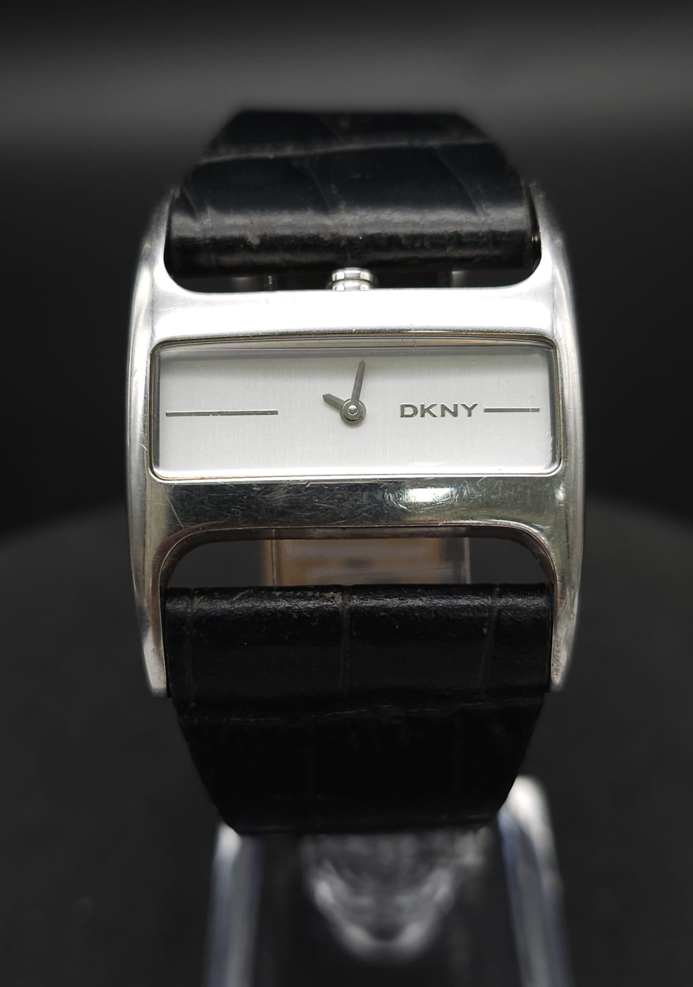 DKNY LEATHER STRAP WATCH FULL WORKING ORDER AF: DKNY LEATHER STRAP WATCH FULL WORKING ORDER AF