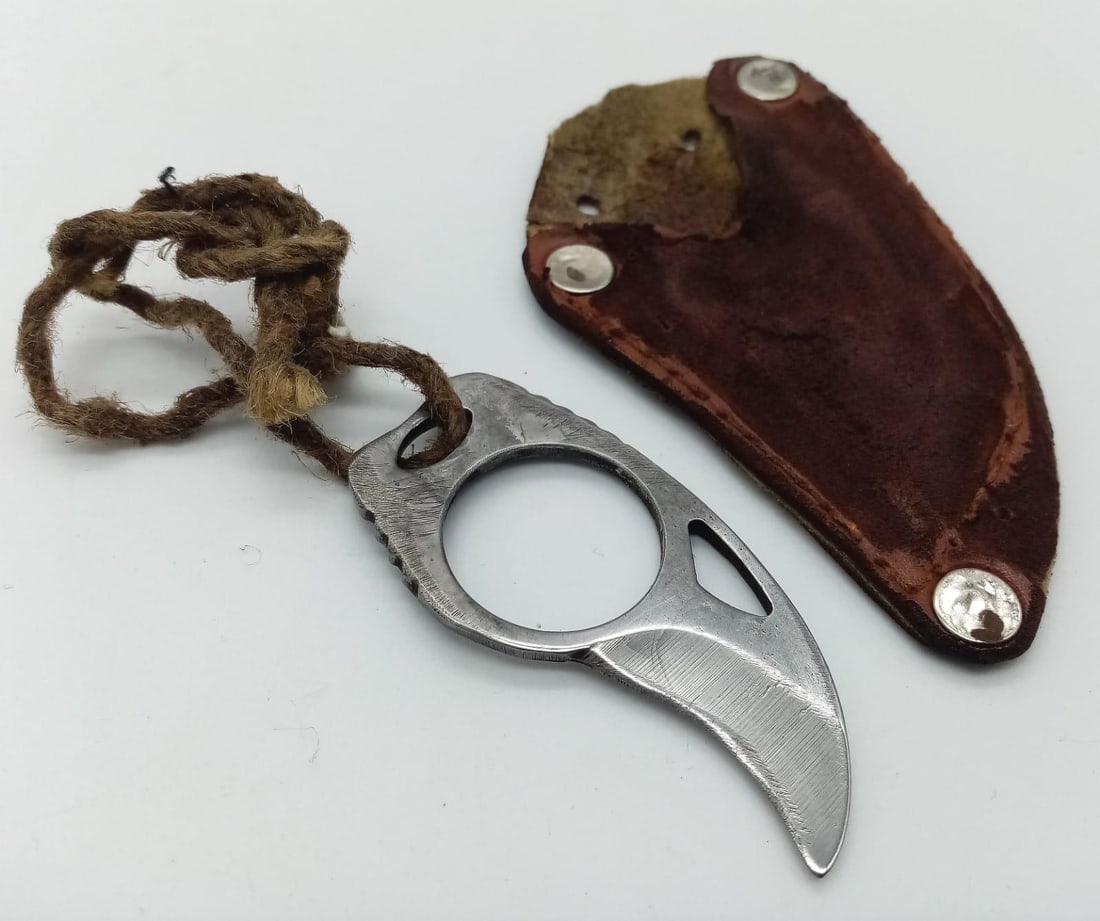 WW2 SOE-OSS Tyre Ripper, in the original sheath.: WW2 SOE-OSS Tyre Ripper, in the original sheath.