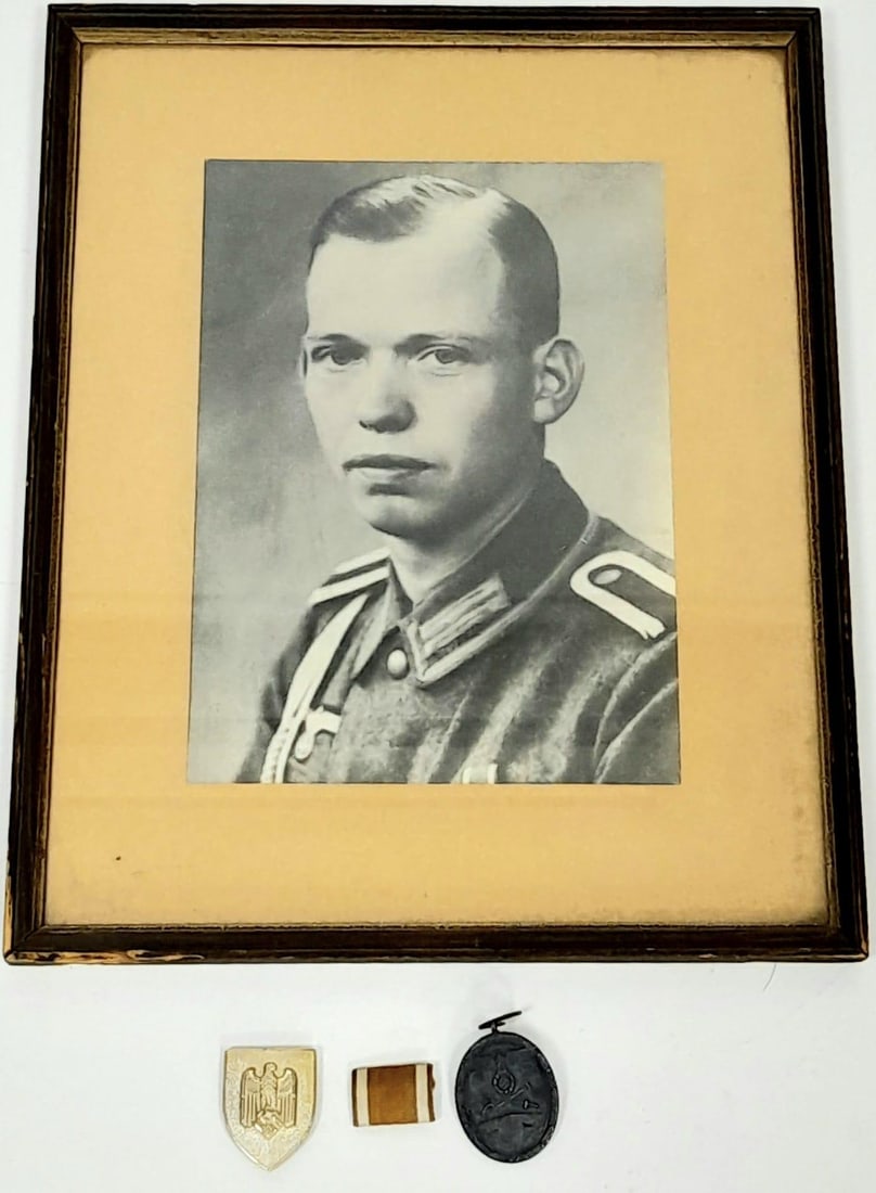 WW2 German Soldiers Mementos of his time serving on the Siegfried Line. photograph, West wall Medal,: WW2 German Soldiers Mementos of his time serving on the Siegfried Line. photograph, West wall Medal, Tunic Ribbon, and early Marksman lanyard shield. The many pill boxes often had sharp shooters manni