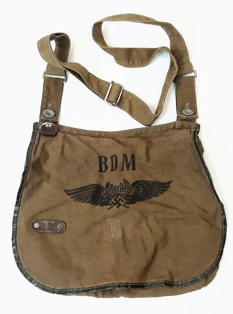 WW2 League of German Girls Luftshutz Helpers (Air Raid Police) Bread Bag.: WW2 League of German Girls Luftshutz Helpers (Air Raid Police) Bread Bag.