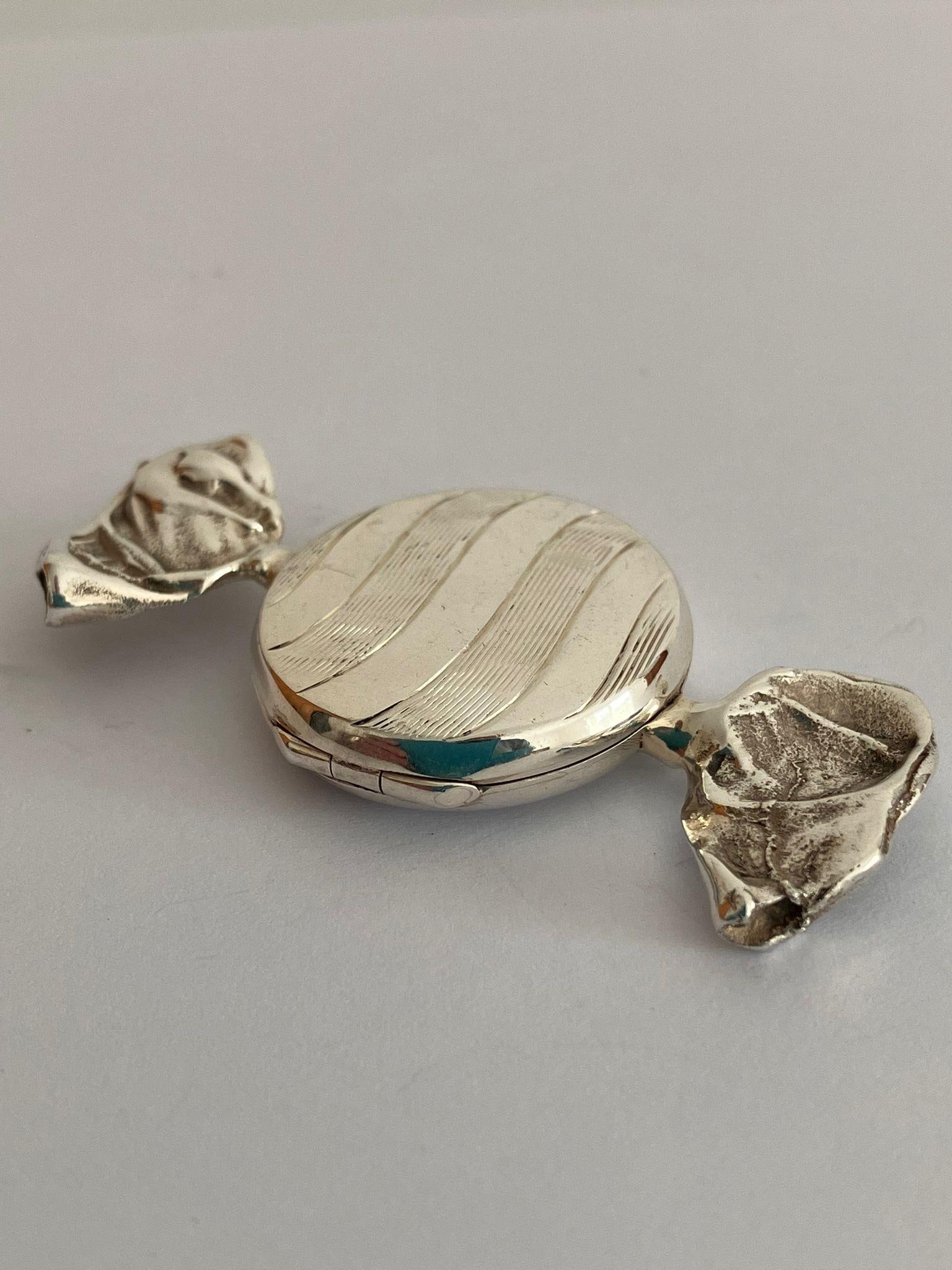Vintage SILVER PILL BOX In the unusual form of a Wrapped Sweet. Opens and closes perfectly.: Vintage SILVER PILL BOX In the unusual form of a Wrapped Sweet. Opens and closes perfectly.