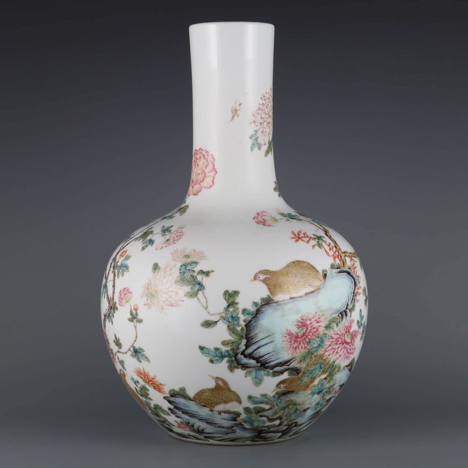 FAMILLE ROSE QUAILS BOTTLE VASE (1 of 9)