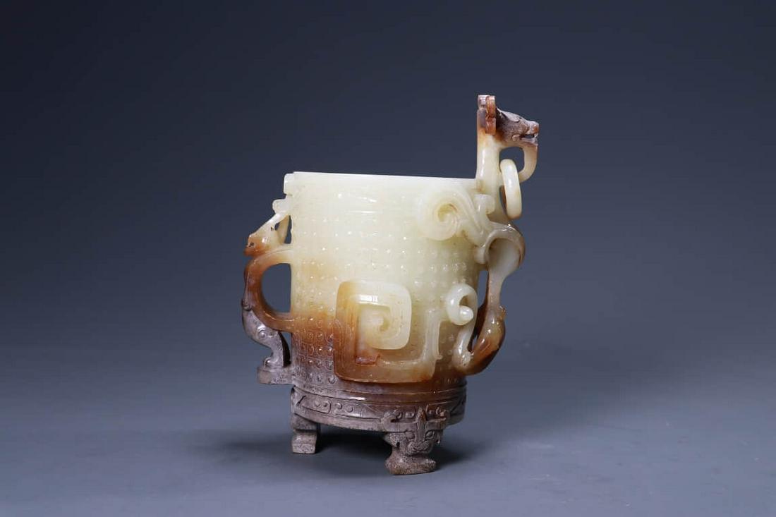 HETIAN JADE DRAGON AND CLOUD CUP (1 of 9)