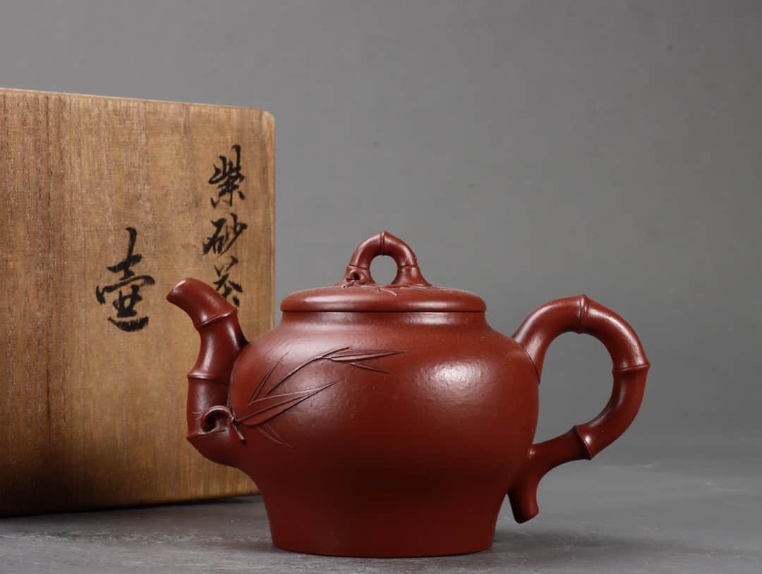 CHINESE ZISHA TEA POT MARKED JIANG YANTING (1 of 9)