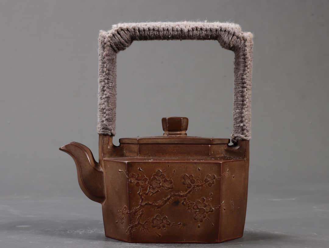 CHINESE ZISHA TEA POT MARKED QIANLONG PERIOD (1 of 9)