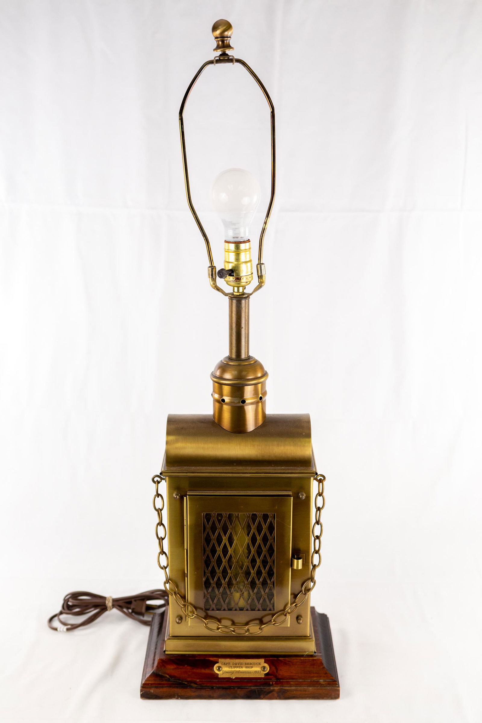 brass lantern lamp (1 of 2)