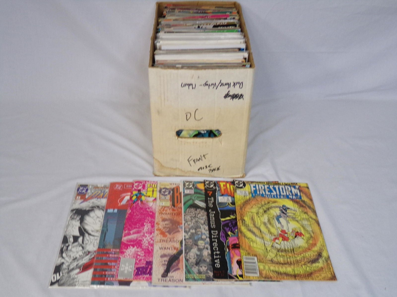 short box of DC comic books 4 (1 of 1)