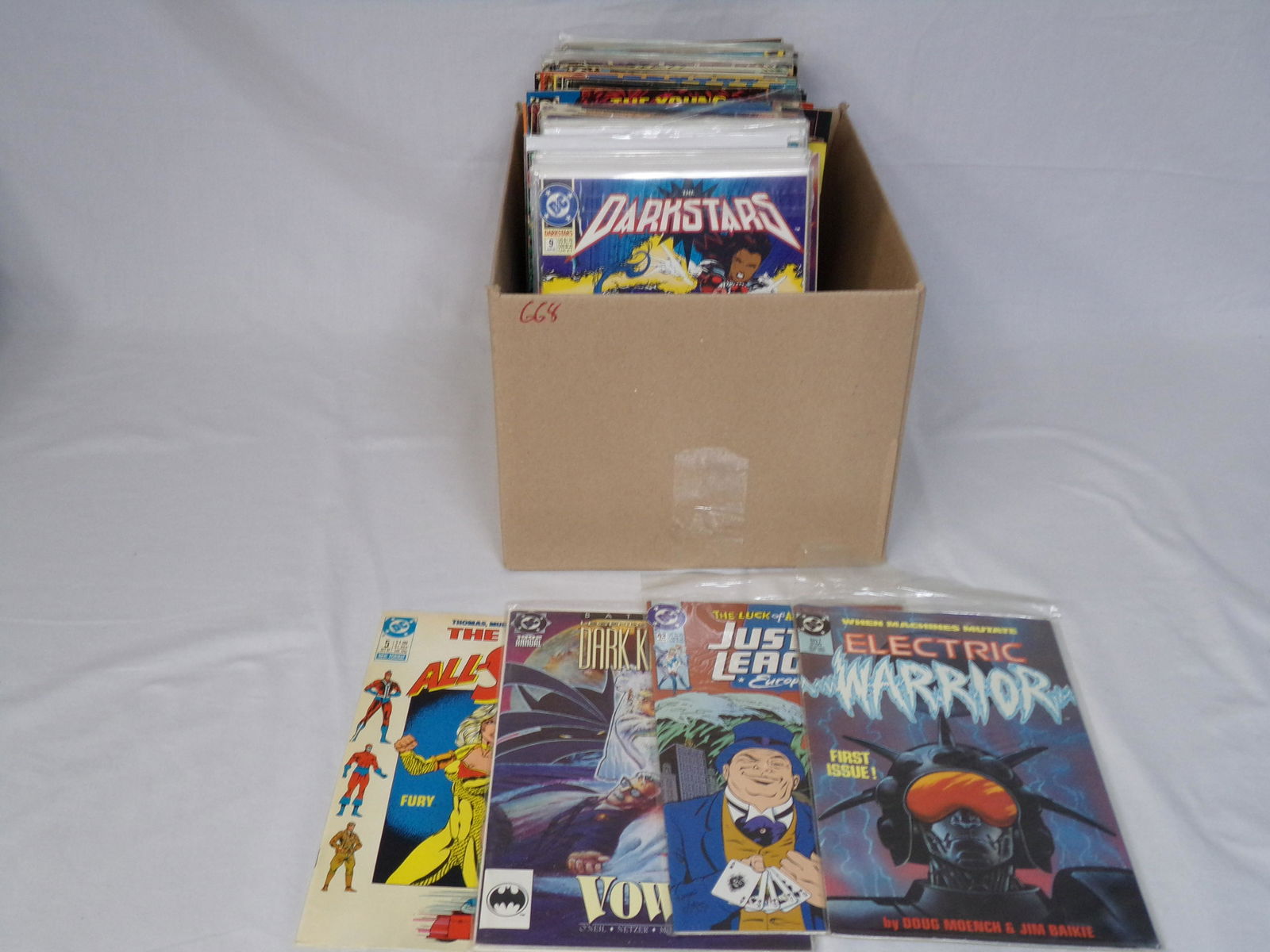 short box of DC comic books 5 (1 of 1)