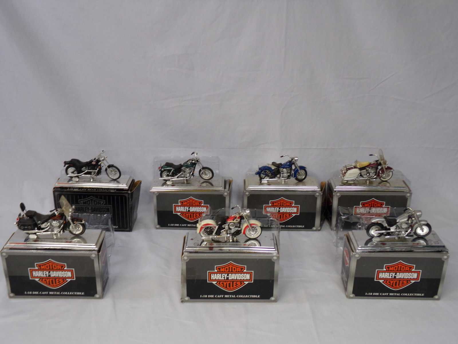 lot of 7 maisto harley davidson motorcycle 1/18 scale (1 of 8)