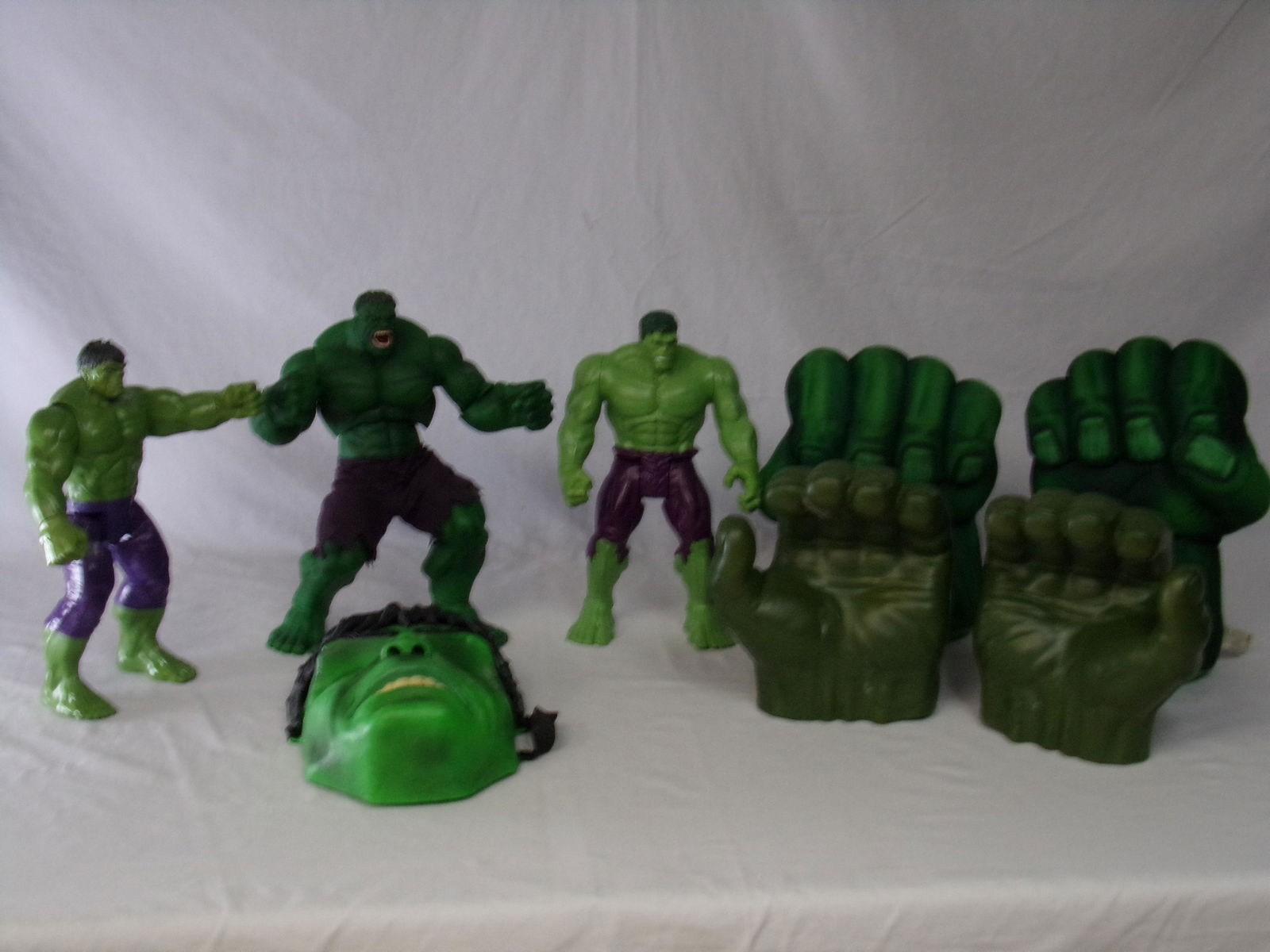 marvels the hulk lot w/ mask gloves and action figures (1 of 5)