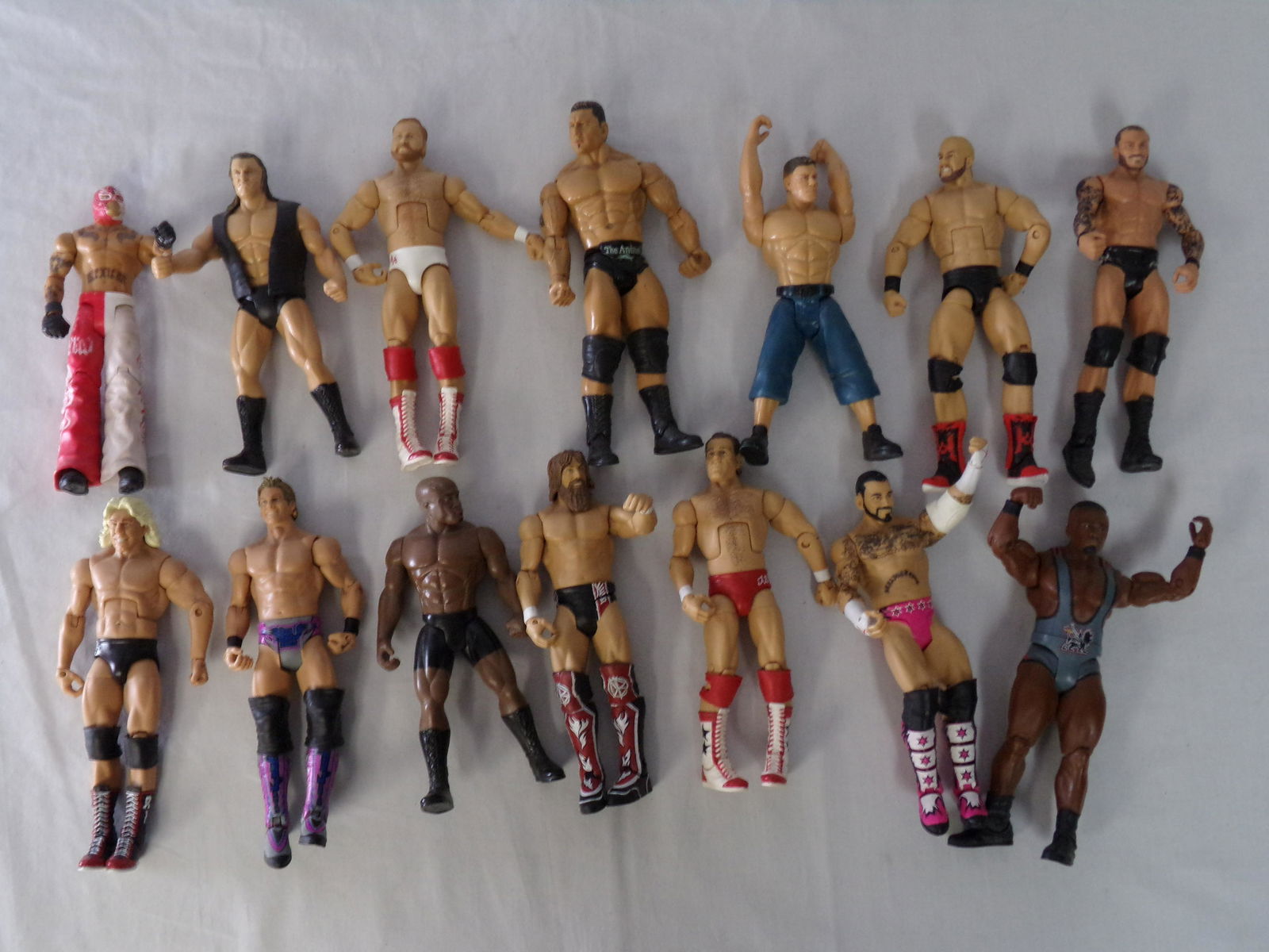 lot of wwe wrestling figures (1 of 7)
