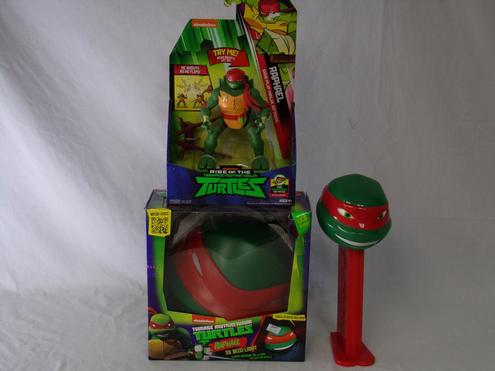 teenage mustant nija turtles raphael lot w/ lrg pez &: teenage mustant nija turtles raphael lot w/ lrg pez & action figure