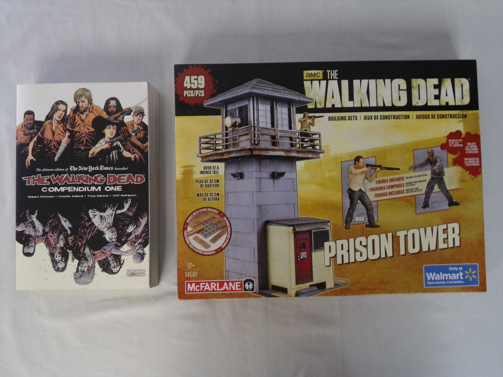 the walking dead new lego set w/ 1st compendium graphic (1 of 5)