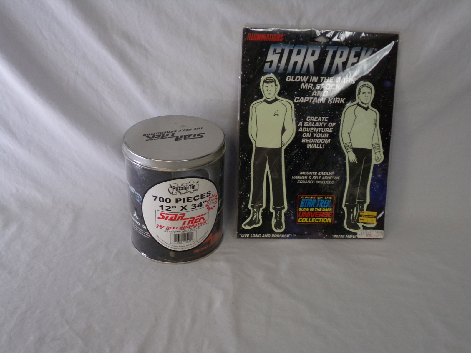 lot of 2 star trek items w/ sealed puzzle and glow in (1 of 4)