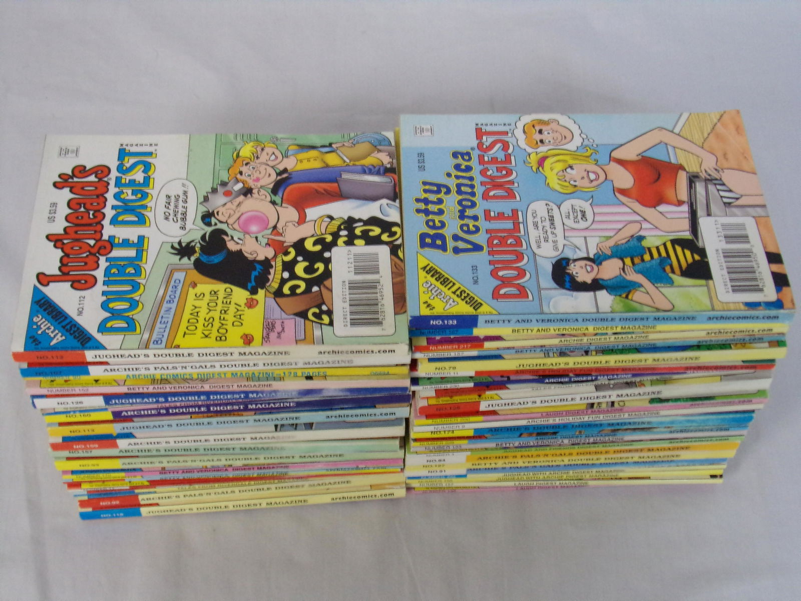 mixed lot of archie comics mini books (1 of 2)