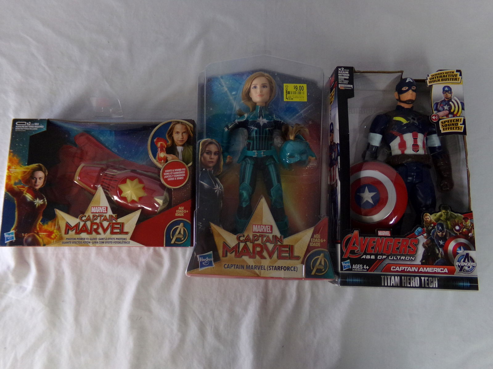 3pc lot of random action figures 1 (1 of 4)