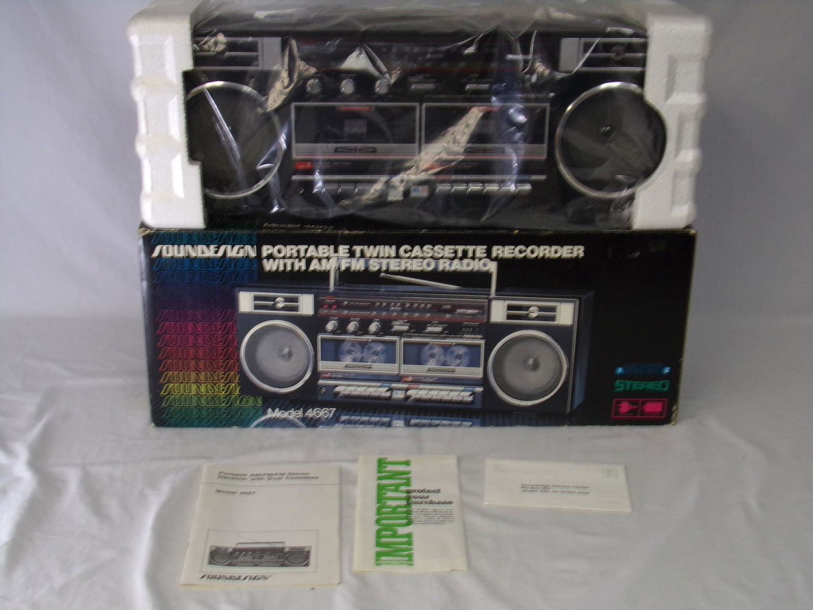 sound design portable twin cassette recorder with am/fm (1 of 6)