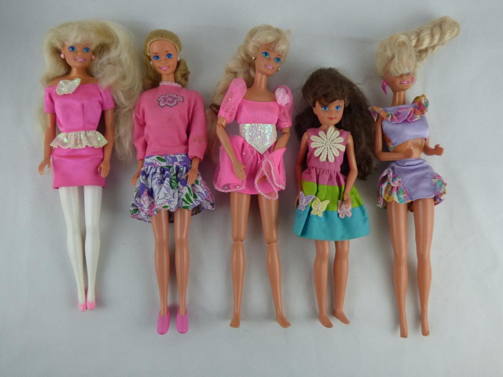 Vinateg Barbies In Skipper Dolls: Lot of Vintage Barbie and Skipper Dolls